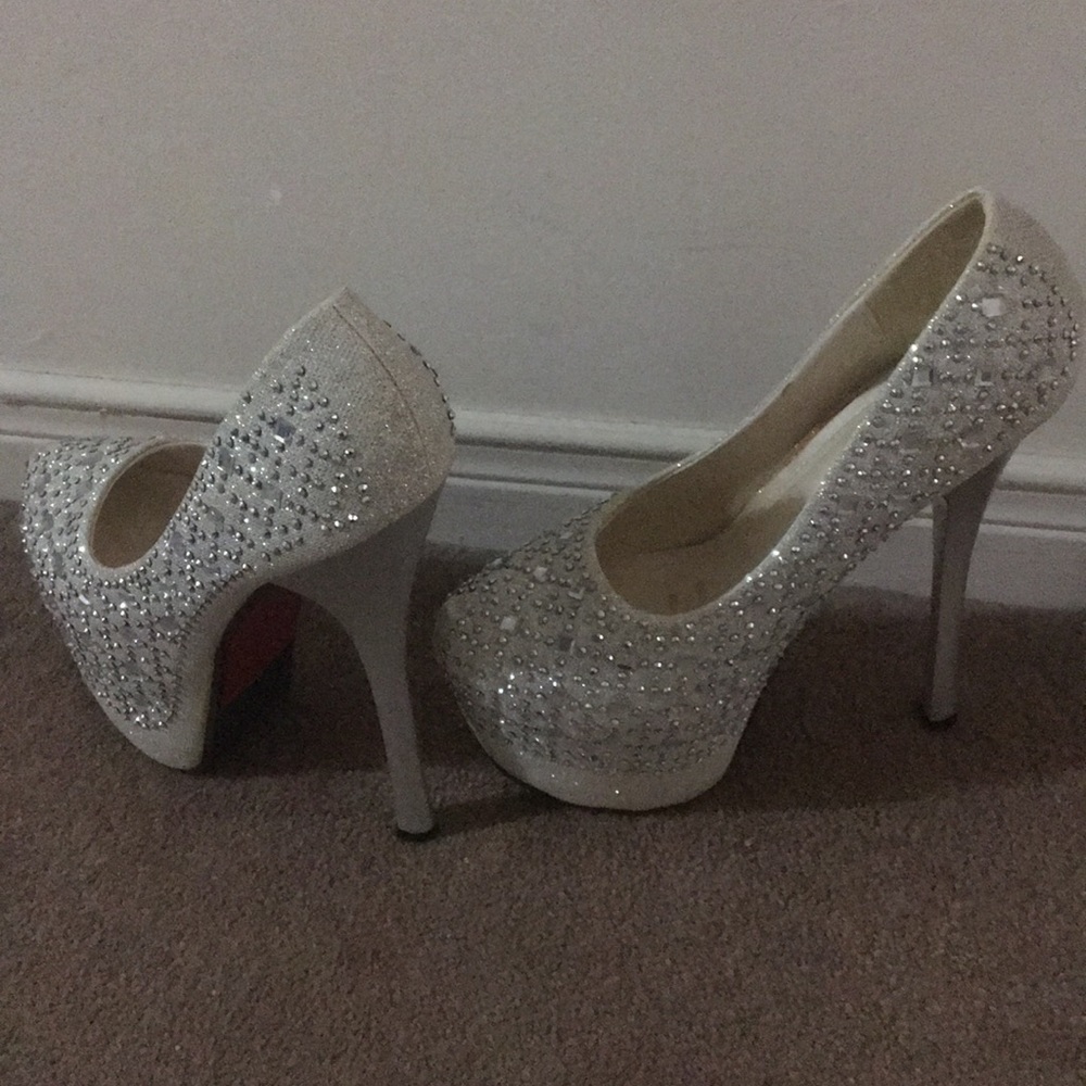 Silver Rhinestone Pumps - Picture 11 of 11